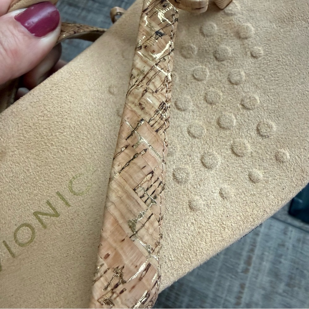 Vionic Bella flip flop sandals sz10 like new - Picture 9 of 12